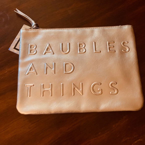 7 x 5 silver leatherette clutch w/ zip closer - Picture 7 of 7